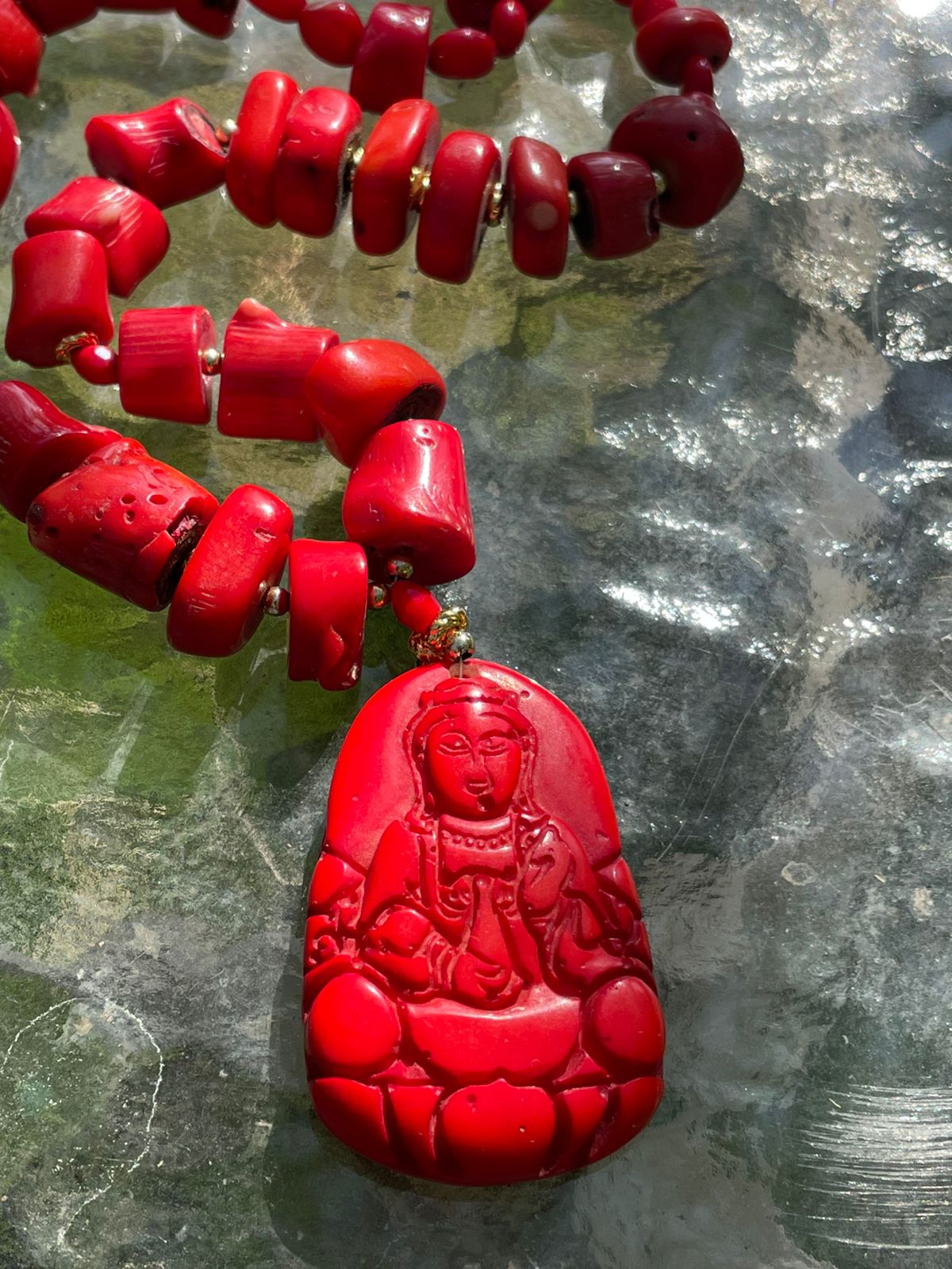 Collar talismán rojo de coral, Kuan Yin diosa de la compasión protectora de la familia