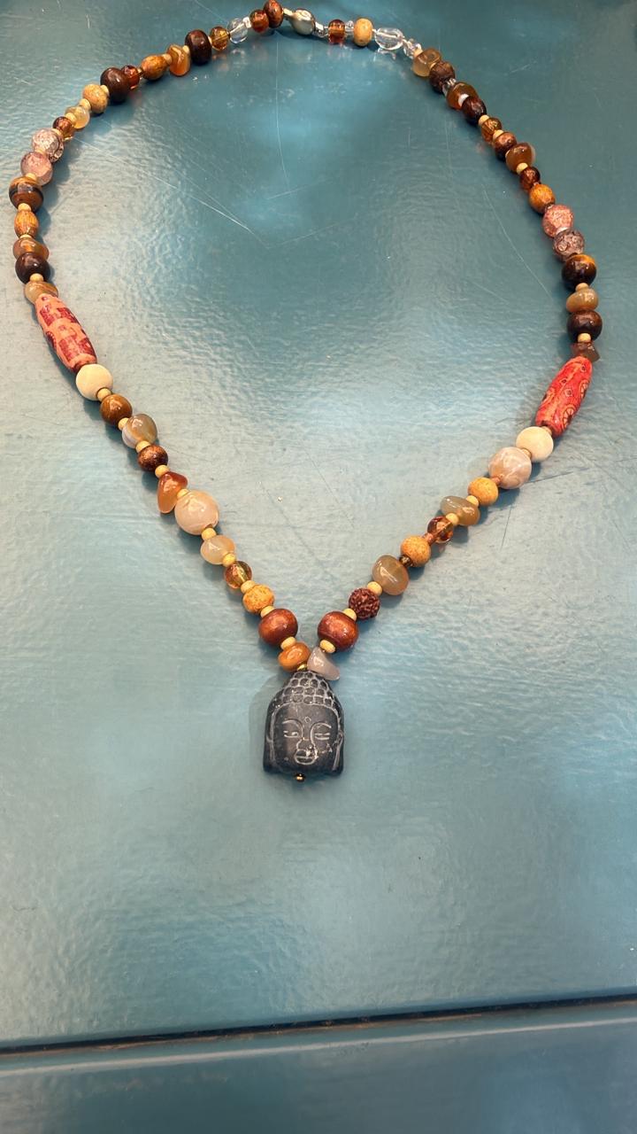 Collar de hombre cornalina