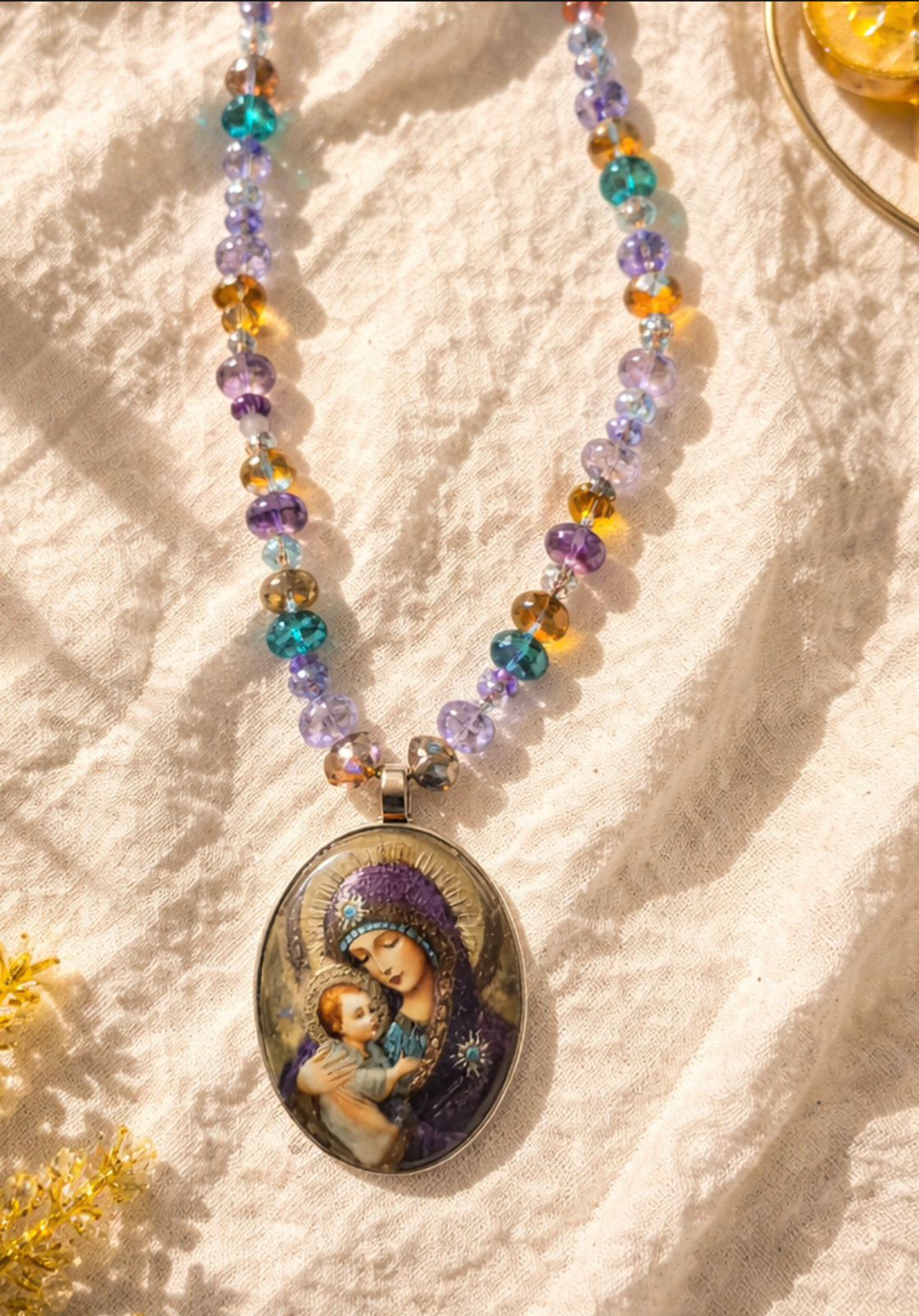 Madonna violeta & dorada