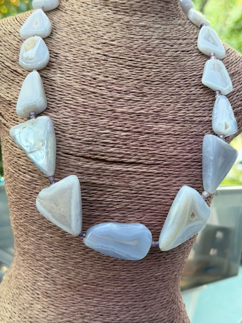 Calcita azul fosilizada