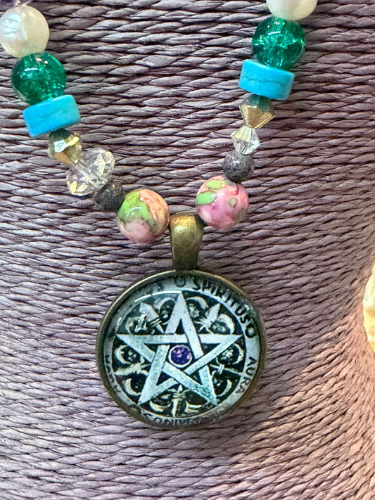 Collar pentáculo