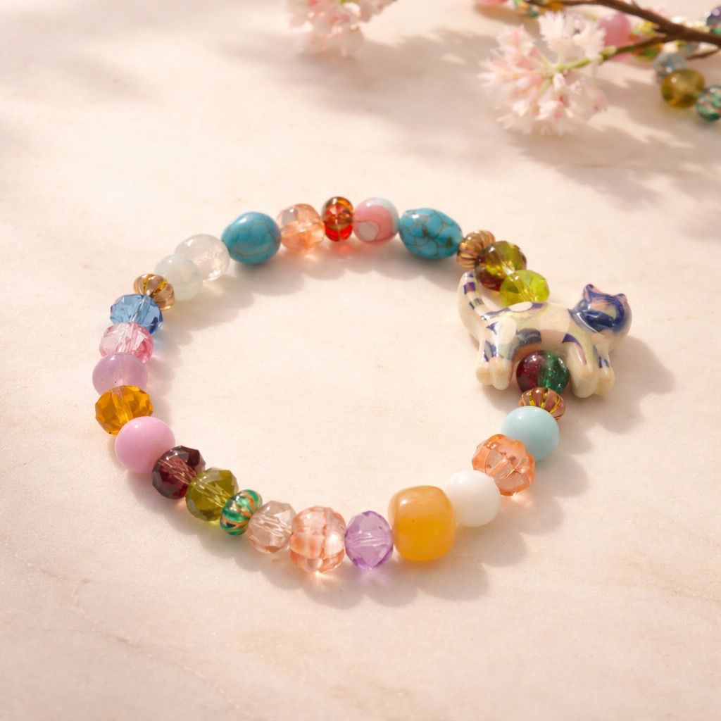Pulsera gemas y acrílicos de alta gama con gatito hecho a mano en cerámica